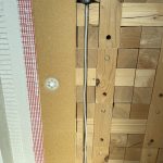 Beispiel der Anbringung von Haustechnik an einem nachhaltigen Holzmassivhaus als modularer Holzbau