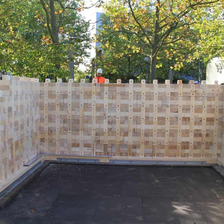 Ansicht Holzsystembau des TRIQBRIQ-Baustoffherstellers im Rahmen eines Showcases der Berlinovo für eine Quartierslösung
