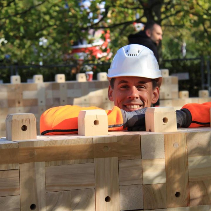 Ansicht Holzsystembau des TRIQBRIQ-Baustoffherstellers im Rahmen eines Showcases der Berlinovo für eine Quartierslösung