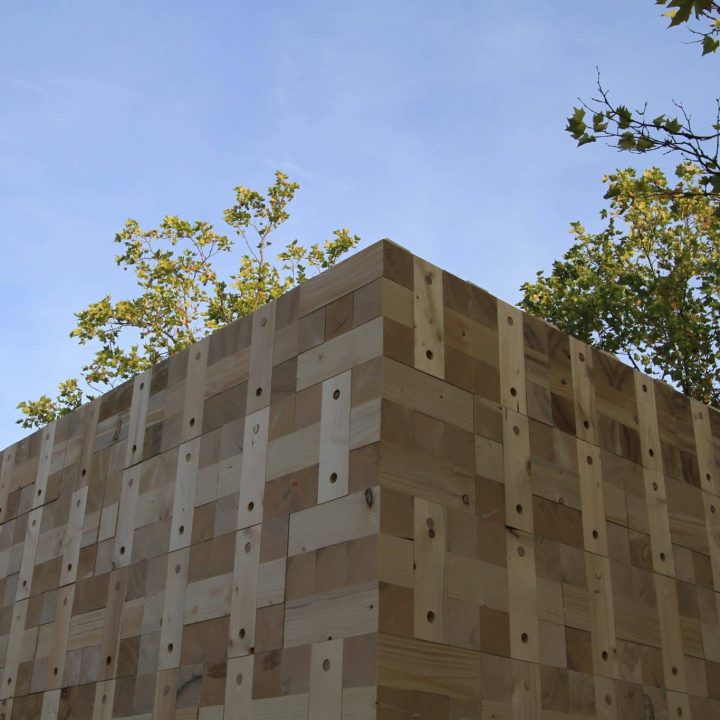 Ansicht Holzsystembau des TRIQBRIQ-Baustoffherstellers im Rahmen eines Showcases der Berlinovo für eine Quartierslösung